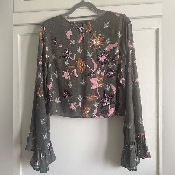 Bel Kazan Ophelia Long Sleeve Gray Floral Top. Made In Bali. New With Tags. - Picture 2 of 9